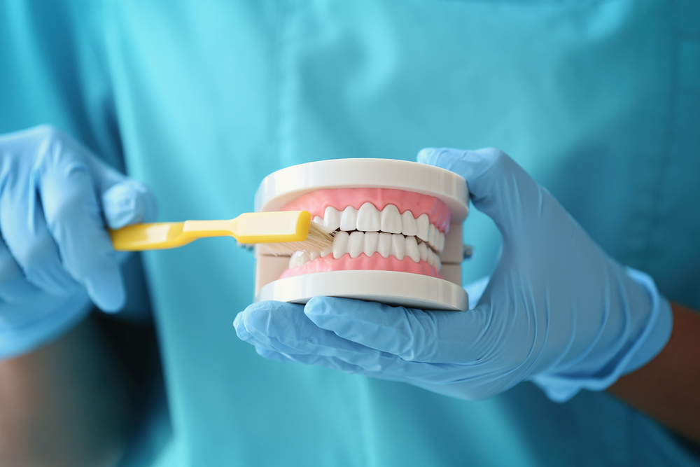 Całościowe leczenie dentystyczne – znajdź trasę do zdrowych i uroczego uśmiechów.